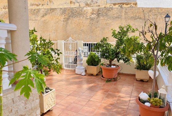 Resale - Detached Villa - La Marina