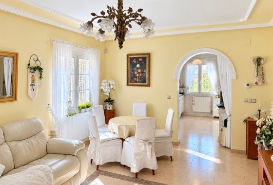 Resale - Detached Villa - La Marina