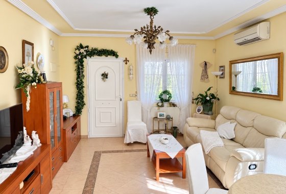 Resale - Detached Villa - La Marina
