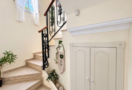 Resale - Detached Villa - La Marina