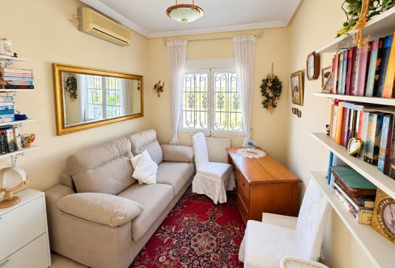 Resale - Detached Villa - La Marina