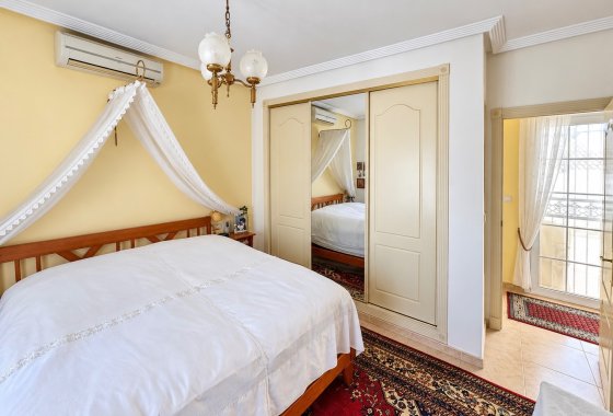 Resale - Detached Villa - La Marina