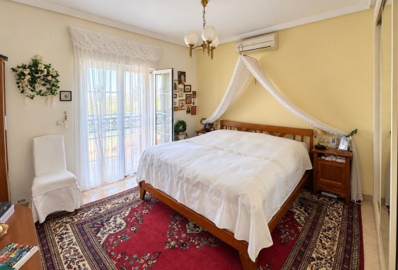Resale - Detached Villa - La Marina