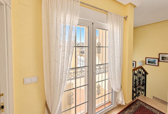 Resale - Detached Villa - La Marina