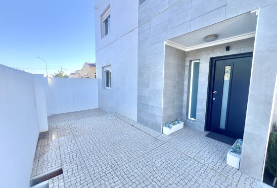 Resale - Detached Villa - La Marina