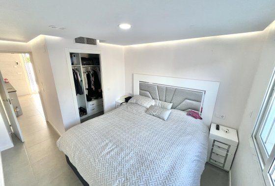 Resale - Detached Villa - La Marina