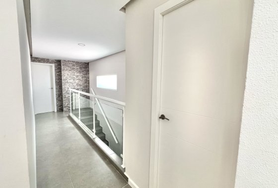 Resale - Detached Villa - La Marina
