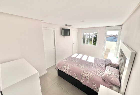 Resale - Detached Villa - La Marina