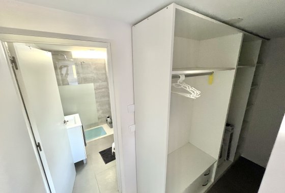 Resale - Detached Villa - La Marina