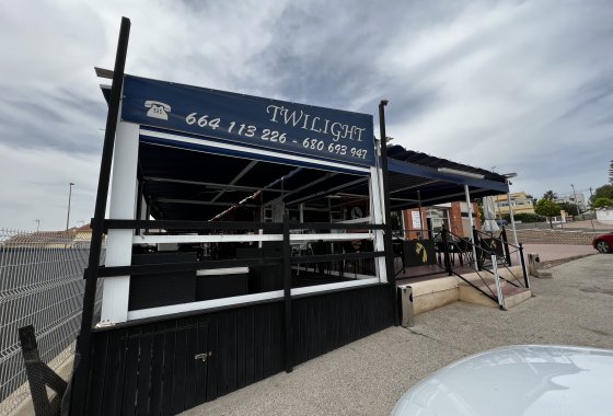 Wiederverkauf - commercial property - La Marina