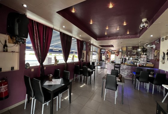 Wiederverkauf - commercial property - La Marina