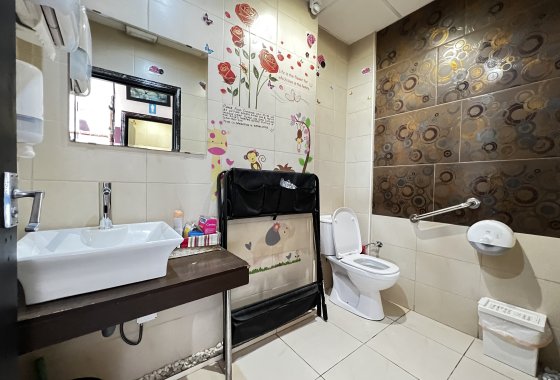 Wiederverkauf - commercial property - La Marina